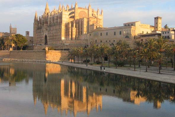 Palma: battute di La Ciutat all'alba