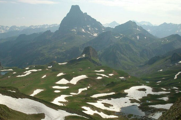 Monniken Peak: het gezichtspunt van de Midi d'Ossau