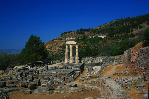 Delphi: mundu erdian